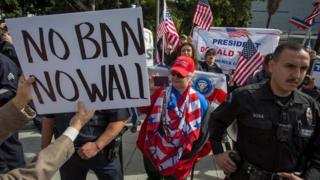 Протесты против миграционной политики Трампа