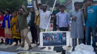 গুজব ঠেকাতে মোবাইল নেটওয়ার্ক বন্ধ করতে পারে নির্বাচন কমিশন