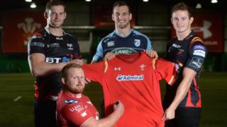 Dan Lydiate, Sam Warburton, Hallam Amos a Samson Lee