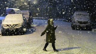 Met Office issues ice warning as snow hits UK