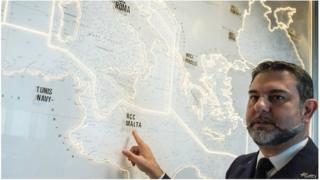 Un agent de la marine d'Italie