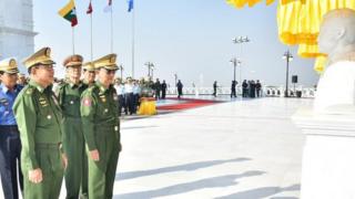အောင်ဆန်းသူရိယဘွဲ့ရရှိသူ ၆ ဦး ရုပ်တု ဖွင့်ပွဲ အငြိမ်းစား ဗိုလ်ချုပ်ကြီးများလည်း တက်ရောက်
