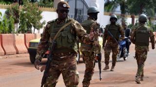 L'armée malienne annonce la mort de 14 soldats dans l'attaque du camp de Soumpi