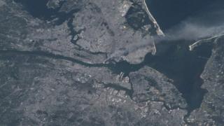 Foto tomada por el astronauta Frank Culbertson poco después del ataque a las Torres Gemelas