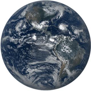 Imagen de la tierra con la ubicación de los huracanes