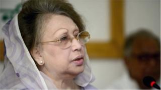 দুর্নীতি বিরোধী একটি মামলায় গত ফেব্রুয়ারি মাস থেকে কারাগারে রয়েছেন বিরোধী দল বিএনপির চেয়ারপার্সন খালেদা জিয়া