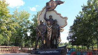 Памятник ополченцам в Луганске с момента открытия взрывали уже дважды
