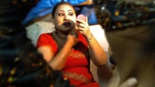 బార్ డ్యాన్సర్లు