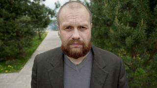 "Сначала тюрьма, потом администрация": Что Демушкин делает в Барвихе