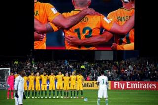 Xulka Sacuudiga ayaan ku biiran kan Australia oo daqiiqad aamusnaan ah u istaagay