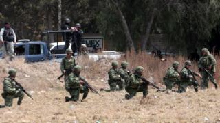 Mexico Investigates Video Showing Soldier 'killing' Man - BBC News