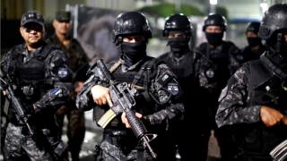 Policias de El Salvador