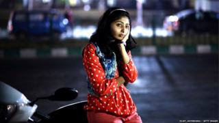 पेट्रोल दरवाढीचा तरुणाईला चांगलाच फटका बसला आहे