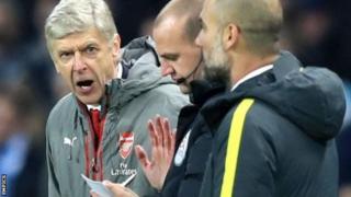 Arsene Wenger ayaa guuldarradii soo gaartay dusha ka saar garsooraha
