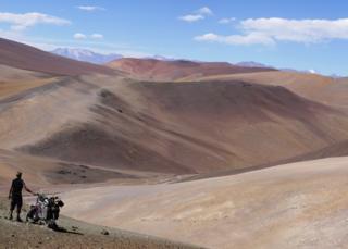 Stephen Fabes and his bike on Paso San Francisco, an Andean mountain pass between Chile and Argentina