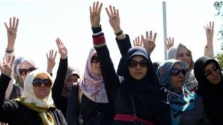 Turkish women wearing headscaves