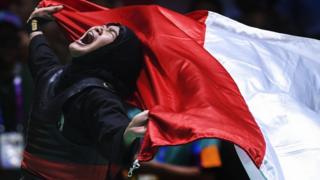 Pipiet Kamelia của Indonesia thắng vận động viên Việt Nam Cẩm Nhi ở môn pencak silat hôm 29/8