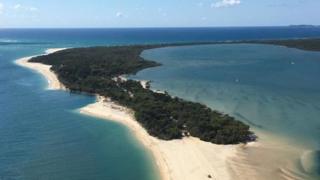 Vista aérea de Inskip Point con la última parte de la playa desaparecida.