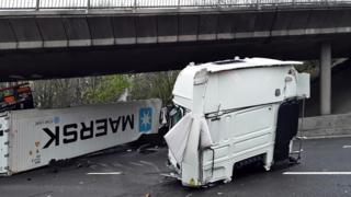 Hours Of Delays After Lanes Close Due To M6 Lorry Crash - BBC News