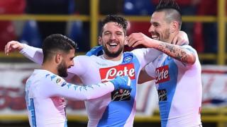 Le Belge Dries Mertens avec ses coéquipiers lors d'un match de championnat d'Italie en 2017