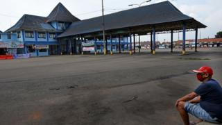virus corona, terminal bus, larangan mudik