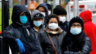 New Yorkers wearing masks, 2 Apr 20