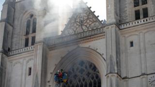 fuego de la catedral de nantes