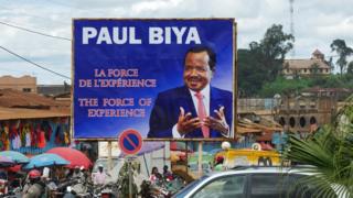 Un panneau publicitaire pour Paul Biya dans la ville de Maroua, dans le nord du Cameroun