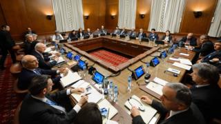 Opposition representatives attend peace talks with UN envoy Staffan de Mistura in Geneva (1 February 2016)