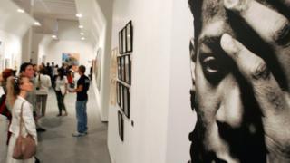 Foto de Basquiat en una exhibición en Milán en 2006.