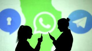 تطبيق واتس آب الأكثر شعبية بين المستخدمين للمراسلات والمكالمات الهاتفية والمحادثات الجماعية