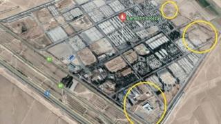 بر اساس این گزارش، دایرههای زرد محل گورهای جمعی احتمالی در حاشیه گورستان بهشت رضا در مشهد است
