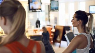 Mulheres fazendo exercício