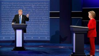 Batu na baya-baya da ya tayar da kura shi ne zargin da Trump ya yi wa Hillary kan goge dubban sakonni imail