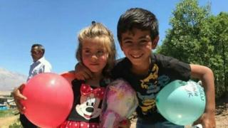 Ayaz ve Nupelda Güloğlu kardeşler