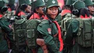 UWSA အမျိုးသမီးတပ်ဖွဲ့ဝင်တွေ ပန်ဆန်းမြို့မှာ တွေ့ရစဉ်
