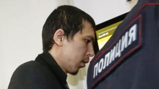 17-апрель күнү Москва облусунун Одинцов районунда Акрам Азимовдун бир тууганы Аброр кармалган.
