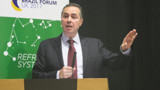 Luís Roberto Barroso na palestra em Londres