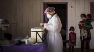 Health tests are carried out in the rural area of Manaus, Amazonas