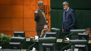 حسین صادقی نفر اول از چپ طراح طرح خروج جمهوری اسلامی ایران از پیمان ان پی تی است