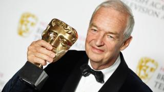 Jon Snow to leave Channel 4 News after 32 years - BBC News