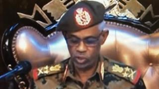 Waziri wa ulinzi Awad Mohamad Ahmed ibn Auf.