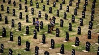 One of the cemeteries of the city, where the unidentified bodies of the 5,000 victims of the chemical attack of Halabja are buried