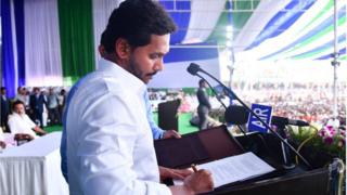 డీజీపీ గౌతం సవాంగ్