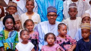 Onyeisiala Buhari na Ụmụaka
