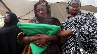 Opo to n ṣọfọ