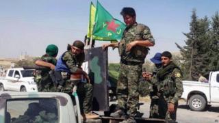 Photo purportedly showing Kurdish YPG fighters near Ain Issa in northern Syria (23 June 2015)