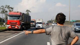 Paralisação na rodovia Dutra, no Rio de Janeiro