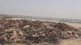 मेला क्षेत्र में लगा कचरे का ढेर