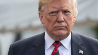 Tổng thống Trump áp thuế quan lên một loạt sản phẩm của Trung Quốc